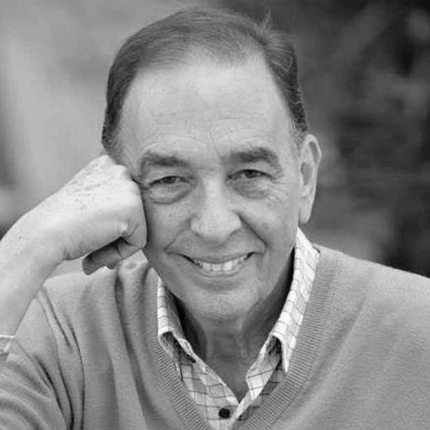  Jorge Luján